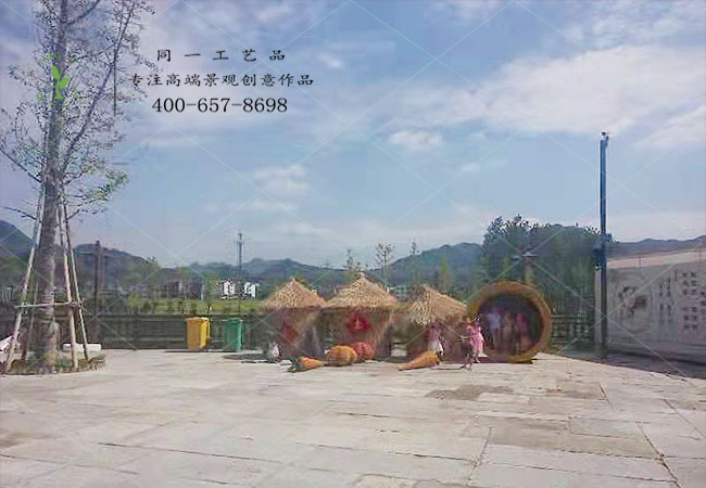 浙江建德稻草工藝品糧倉(cāng)組合造型